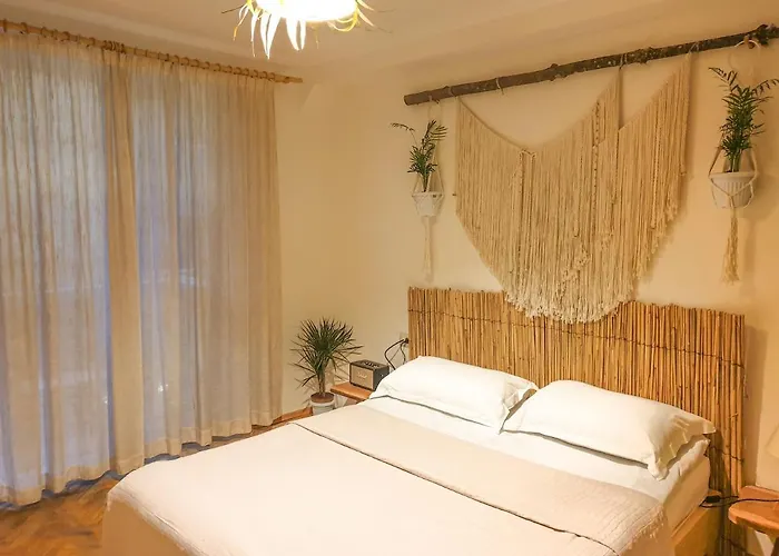 Limehouse Skanderbeg Square Center Apartman Tirana