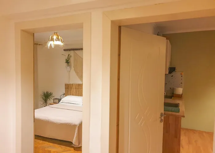 Limehouse Skanderbeg Square Center Apartman